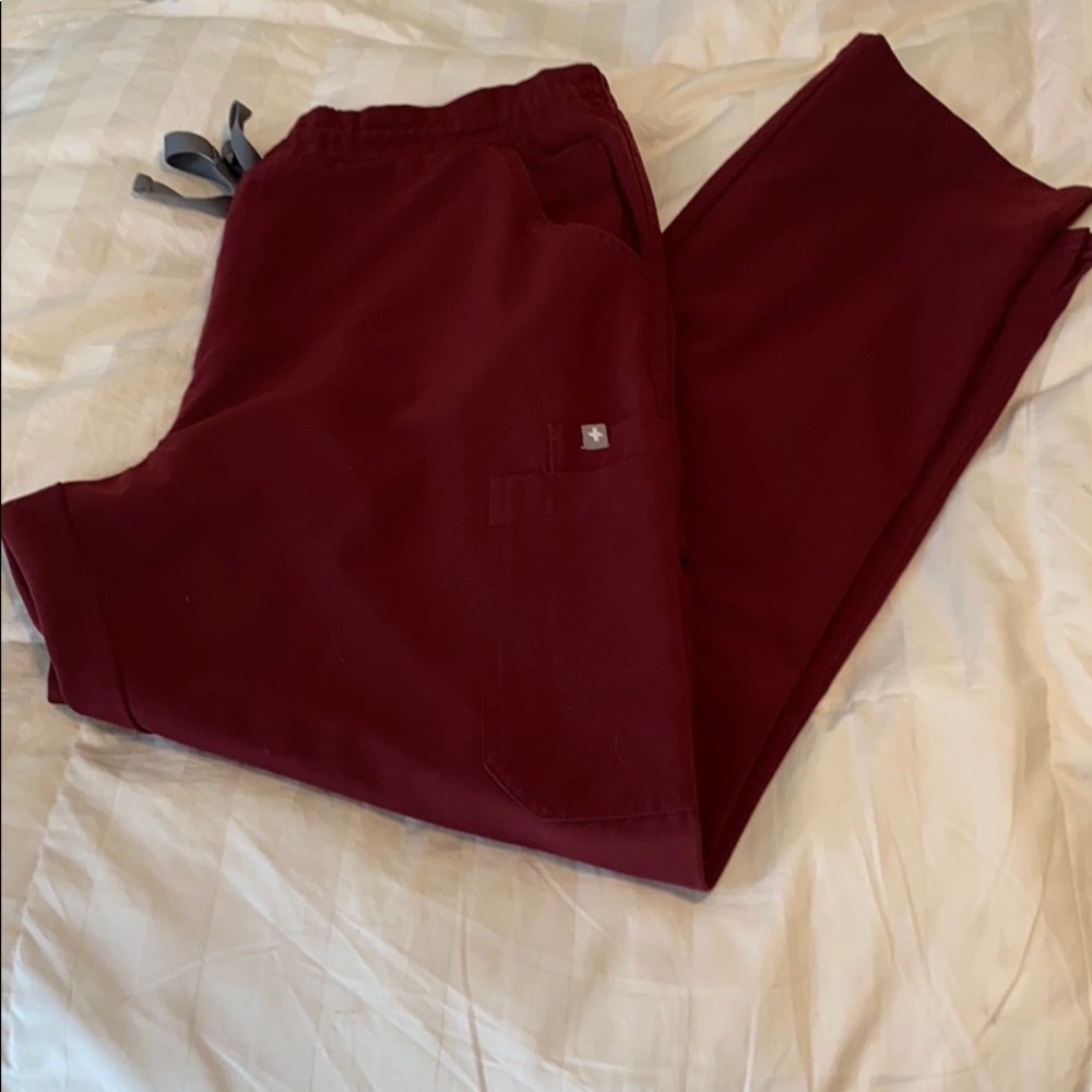 Figs Yola Skinny in Burgundy